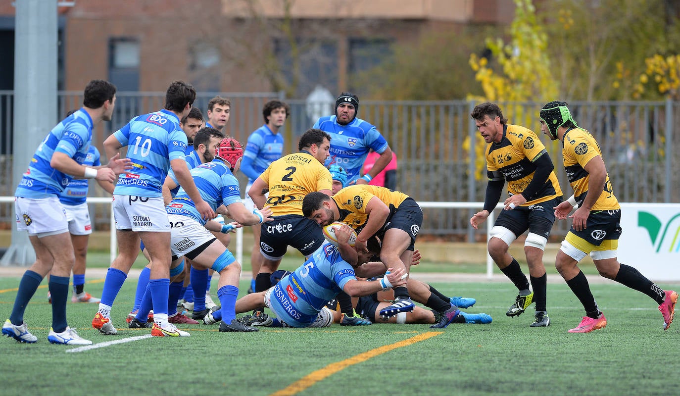 Imágenes de la victoria de Recoletas Burgos UBU ante Complutense Cisneros este domingo en San Amaro