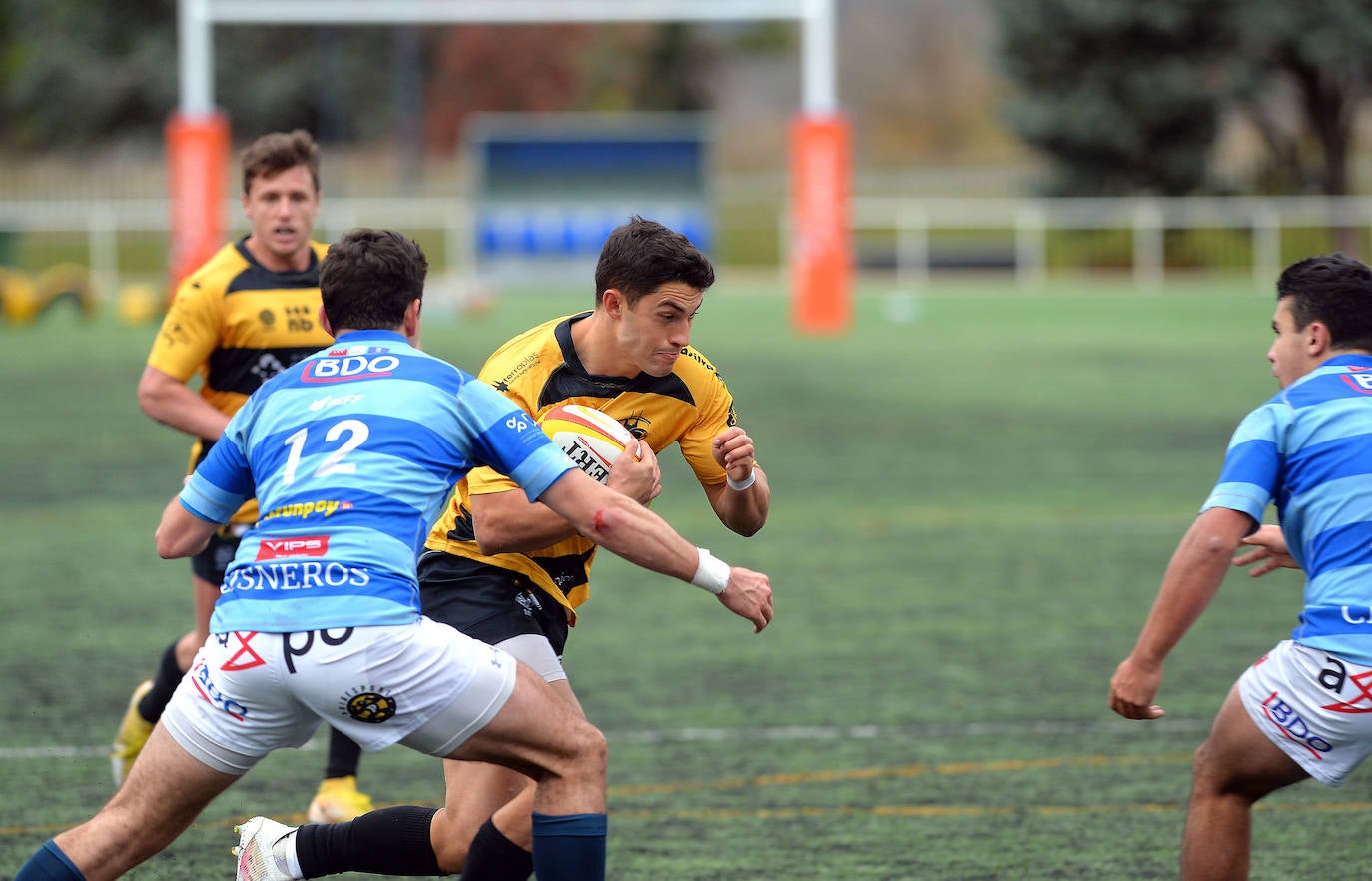 Imágenes de la victoria de Recoletas Burgos UBU ante Complutense Cisneros este domingo en San Amaro