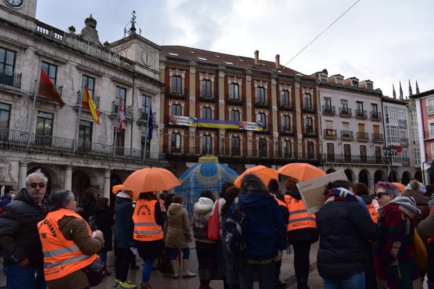 Fotos: Los trabajadores sociales del Ayuntamiento reivindican mejoras laborales al grito de «¡Reconocimiento ya!»