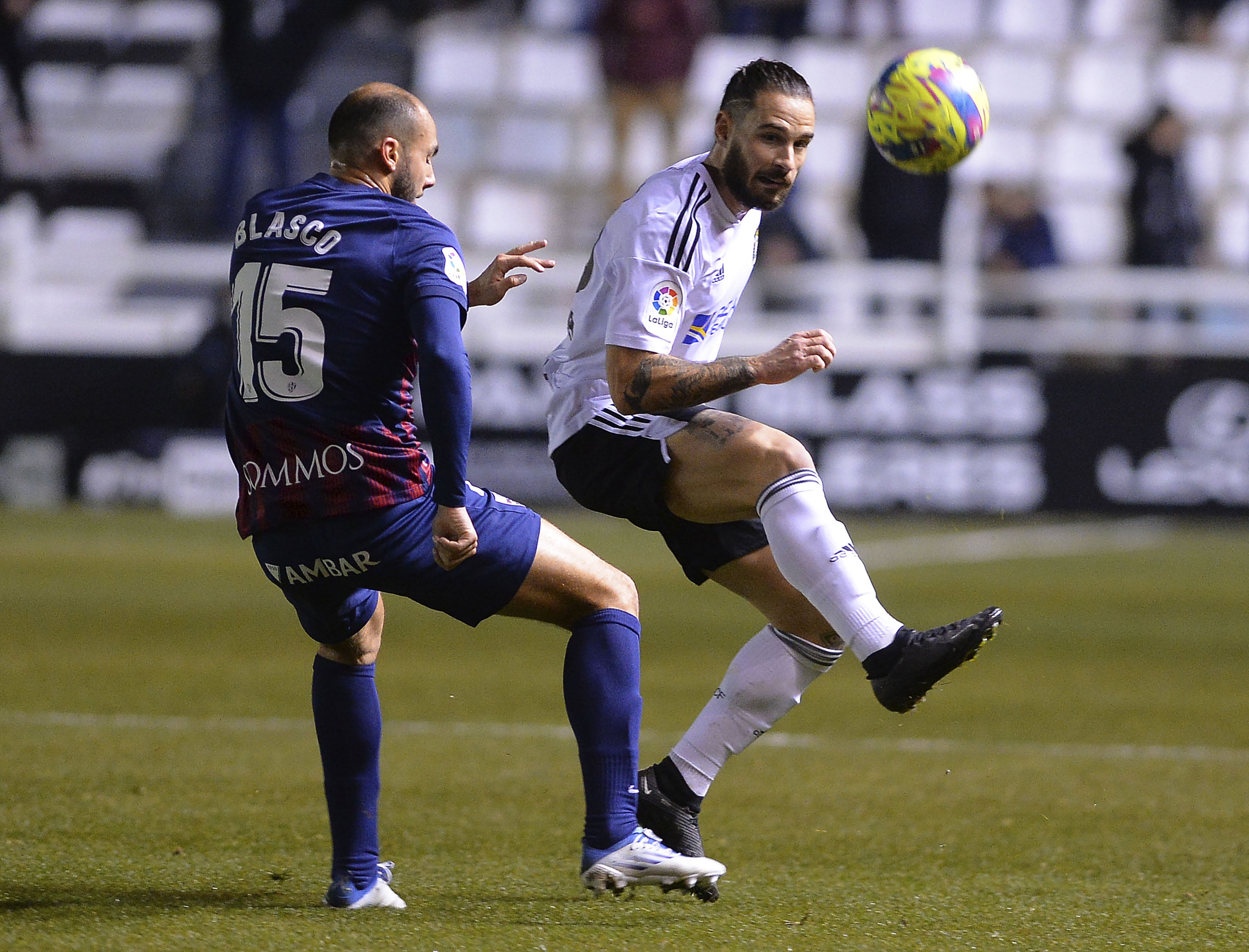 Fotos: Burgos CF y SD Huesca firman tablas para cerrar el 2022