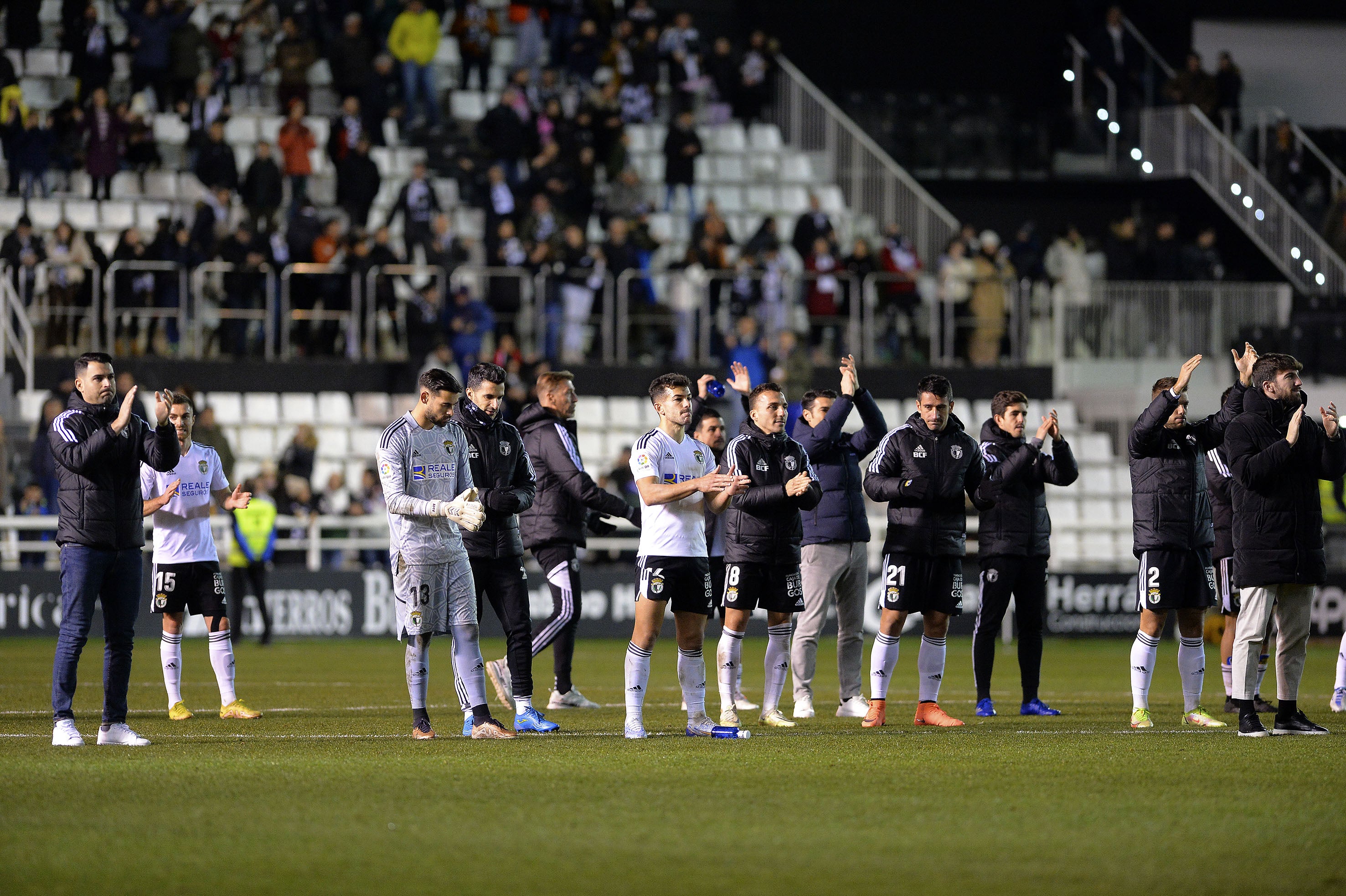 Fotos: Burgos CF y SD Huesca firman tablas para cerrar el 2022