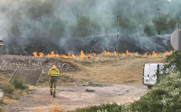 La ladera del Castillo ardió en varias ocasiones en agosto. 