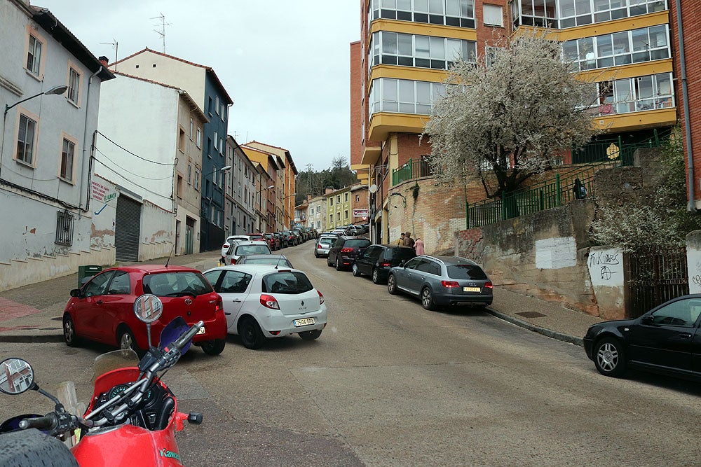 Los vecinos del Casco Histórico Alto, preocupados por el recorte de aparcamientos