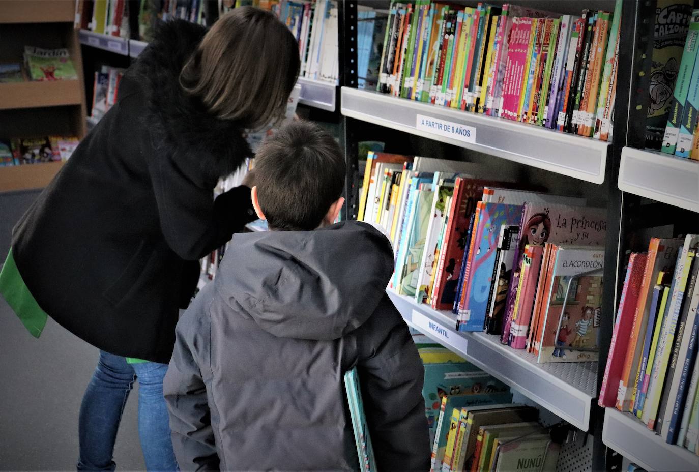 Donde la biblioteca no llega, acude el bibliobús