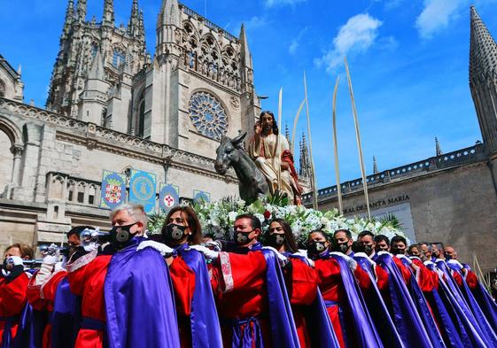 El Jesús a lomos de la Borriquilla volverá a procesionar entre palmas y ramos por las calles de Burgos