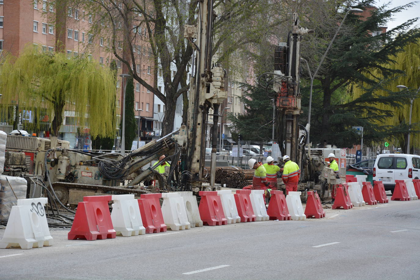 El arreglo del hundimiento en la avenida Reyes Católicos es una de las obras de mayor presupuesto.