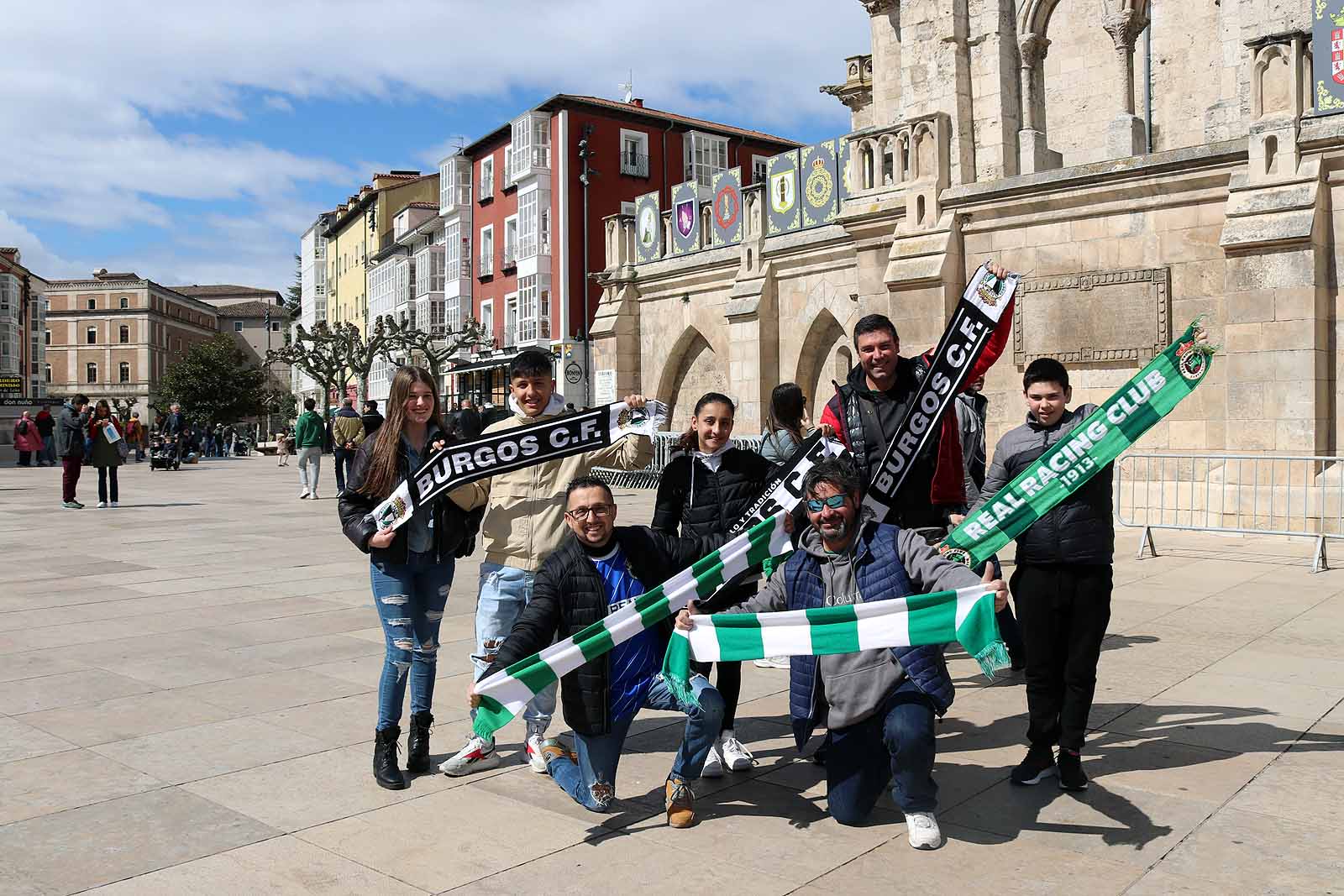 La afición del Racing de Santander disfruta de Burgos