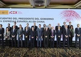 Foto de familia de la reunión de Sánchez con empresarios españoles.