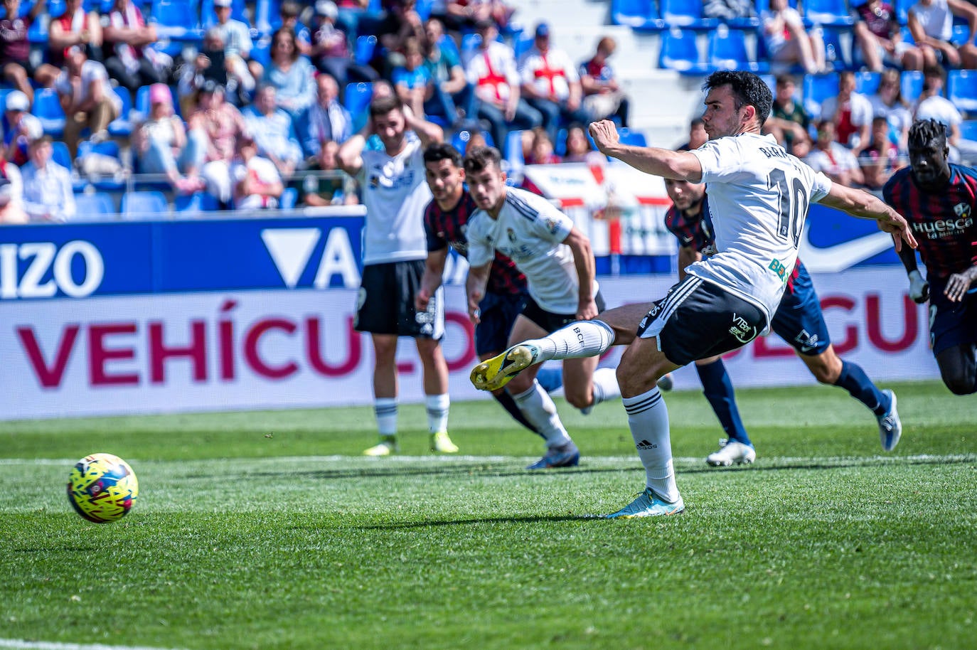 El Burgos cae derrotado ante el Huesca