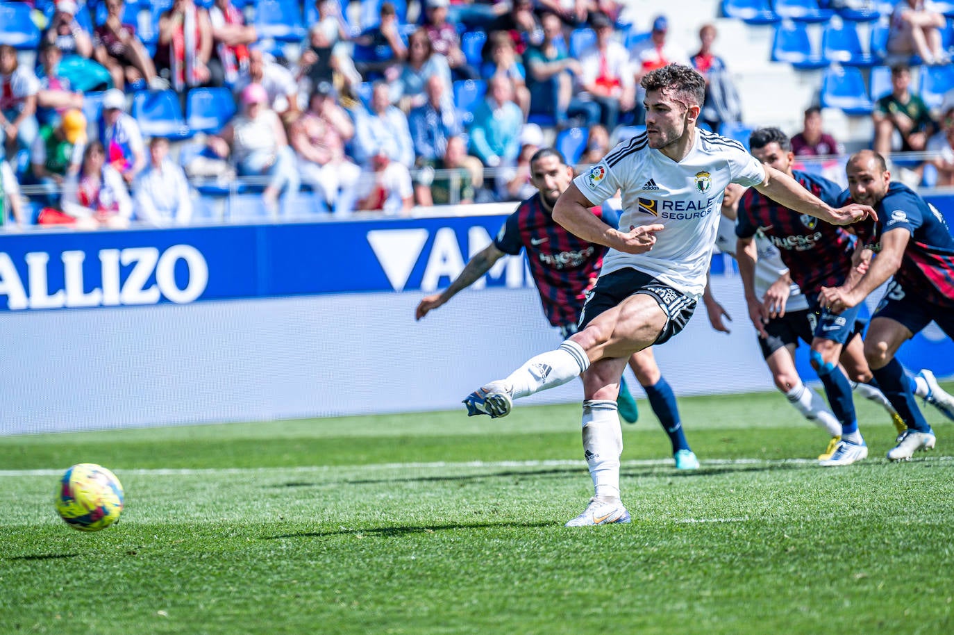 El Burgos cae derrotado ante el Huesca
