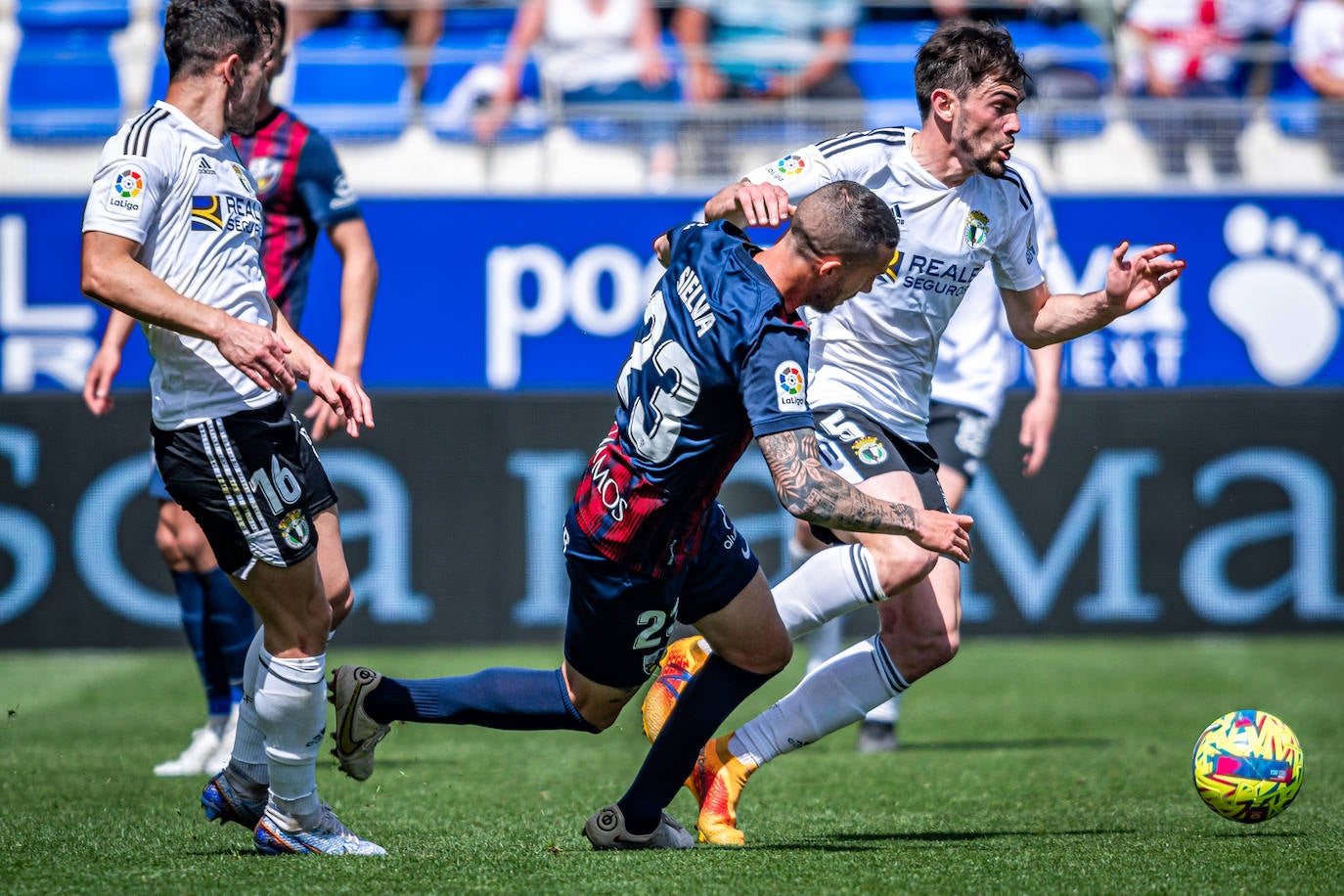 El Burgos cae derrotado ante el Huesca