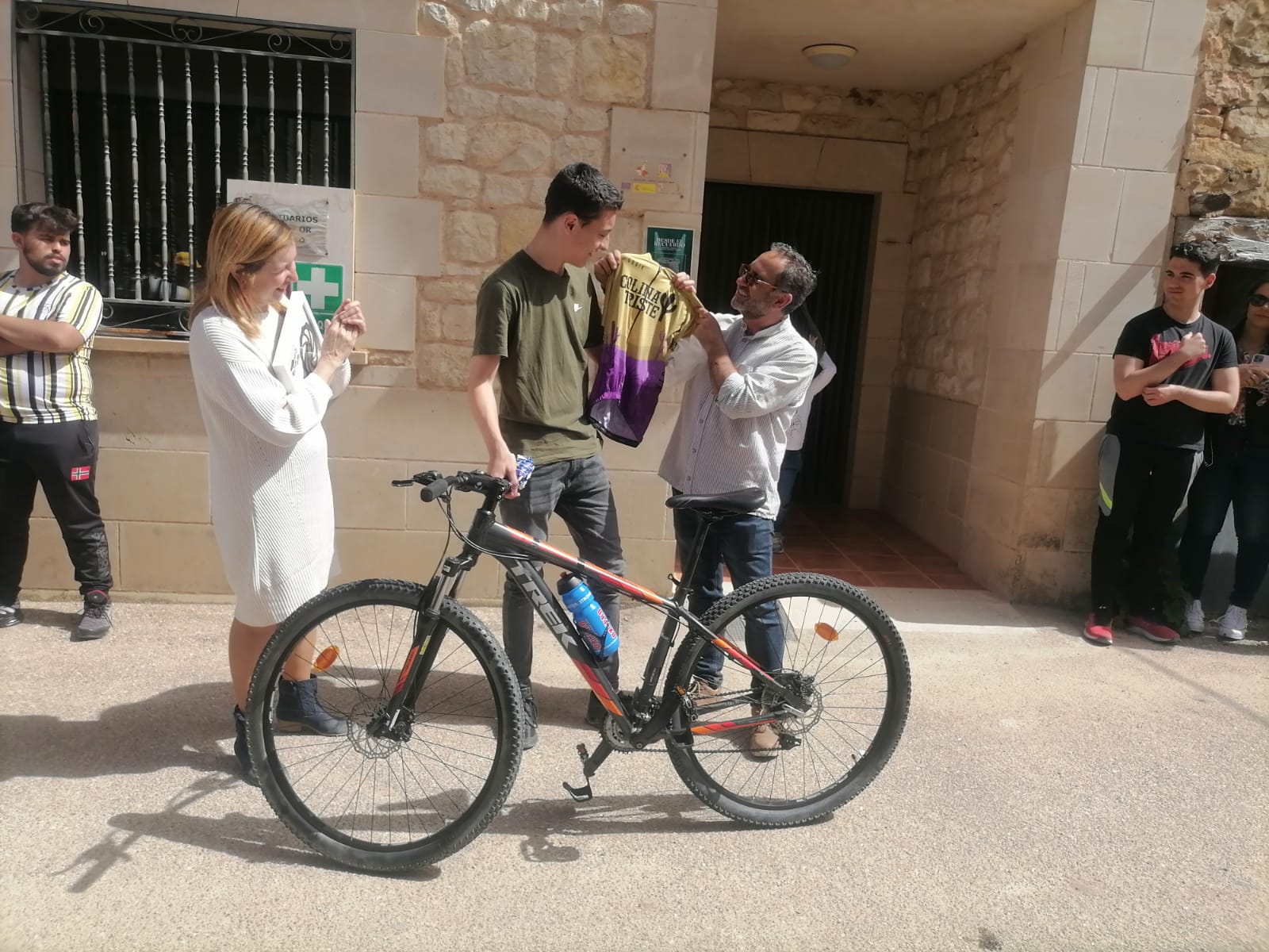 El Club Burgalés de Vehículos Históricos visita Quintanilla del Coco