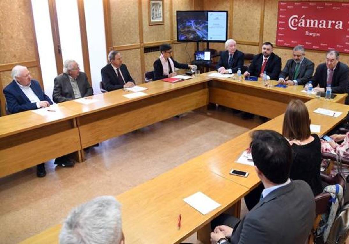 Imagen de archivo de una reunión en la Cámara de Comercio de Burgos.