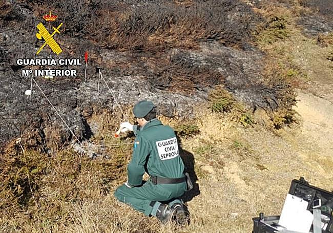 La Guardia Civil investiga el incendio.