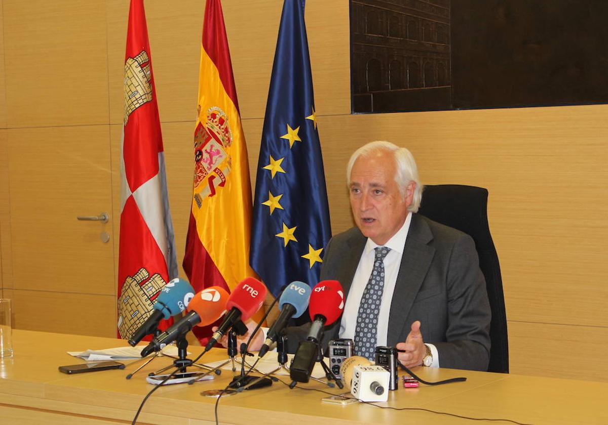 El presidente del TSJCyL, José Luis Concepción, en la presentación de la Memoria Anual de Actividades y Funcionamiento del Alto Tribunal este jueves en el Palacio de Justicia de Burgos