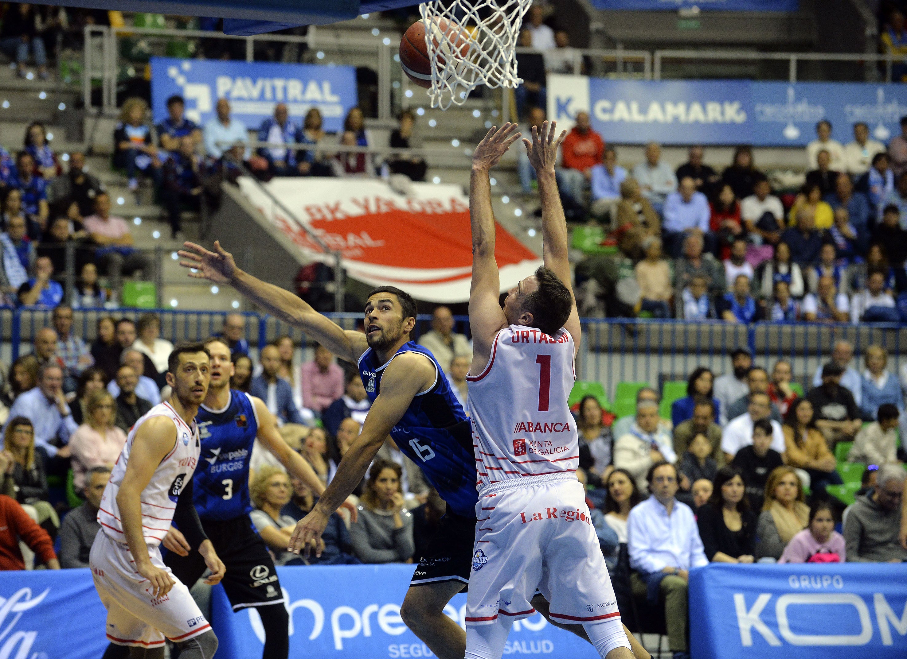 El San Pablo no da opciones al Club Ourense Baloncesto