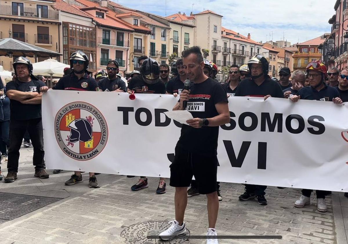 Los bomberos de Castilla y León se manifiestan en Aranda