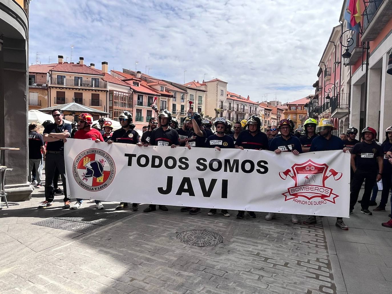 Los bomberos de Castilla y León se manifiestan en Aranda