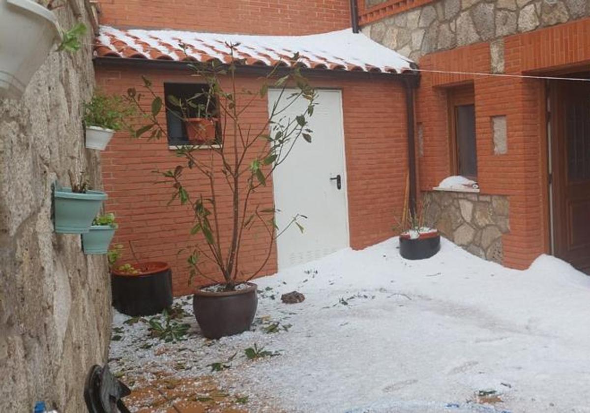 El granizo machaca el campo en Odra-Pisuerga y causa numerosos daños en una veintena de pueblos