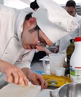 Imagen secundaria 2 - La Escuela de Hostelería &#039;La Flora&#039; consigue una medalla de plata y otra de bronce en los Skills CYL