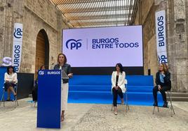 La secretaria general del PP, Cuca Gamarra, durante su intervención en el acto de este sábado en el Monasterio de San Juan de Burgos