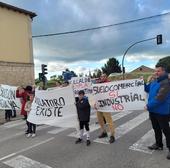 Los vecinos de Villatoro salen a la calle para mostrar su hartazgo con el Ayuntamiento