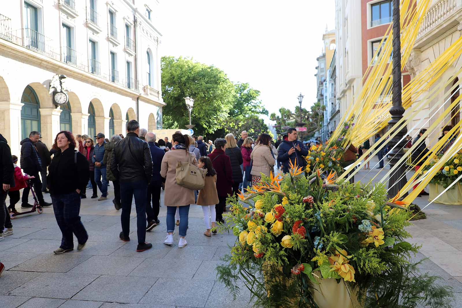 Burgos se llena de flores y gentío