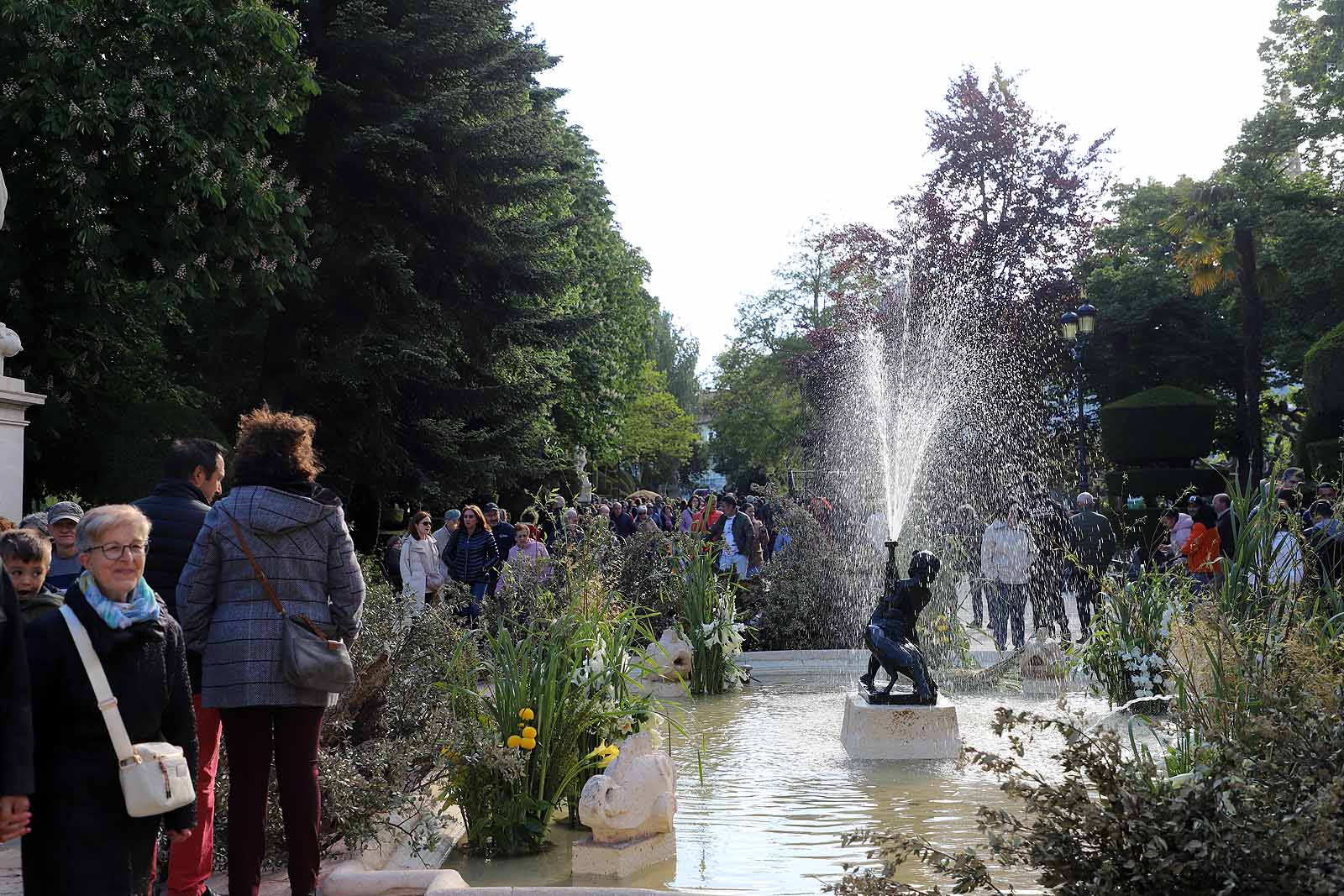 Burgos se llena de flores y gentío