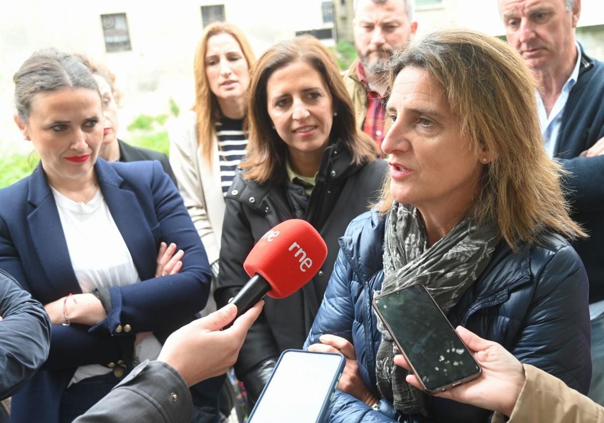 La ministra teresa Ribera ha hecho campaña en Villasana de Mena.