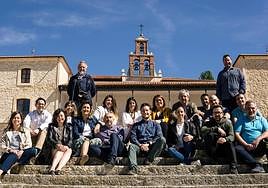 El candidato de Sentir Aranda, Antonio Linaje, junto a su equipo