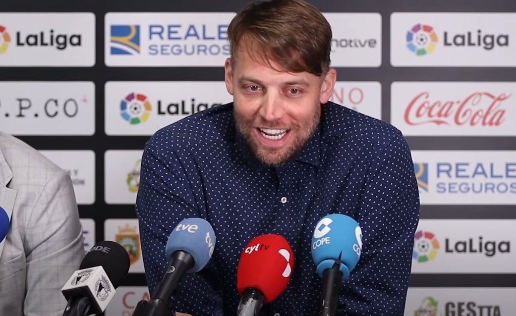 Michu durante la presentación del nuevo entrenador del Burgos CF.