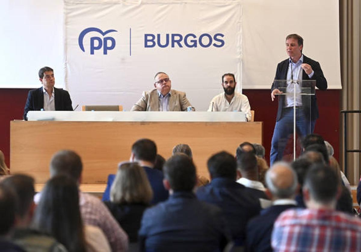 Borja Suárez en la junta provincial de este sábado en Burgos.