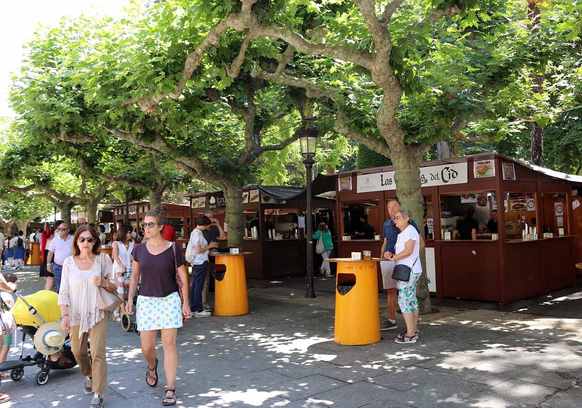 Se trabaja para que vuelva la feria de tapas pero los hosteleros también sacarán sus barras a la calle.