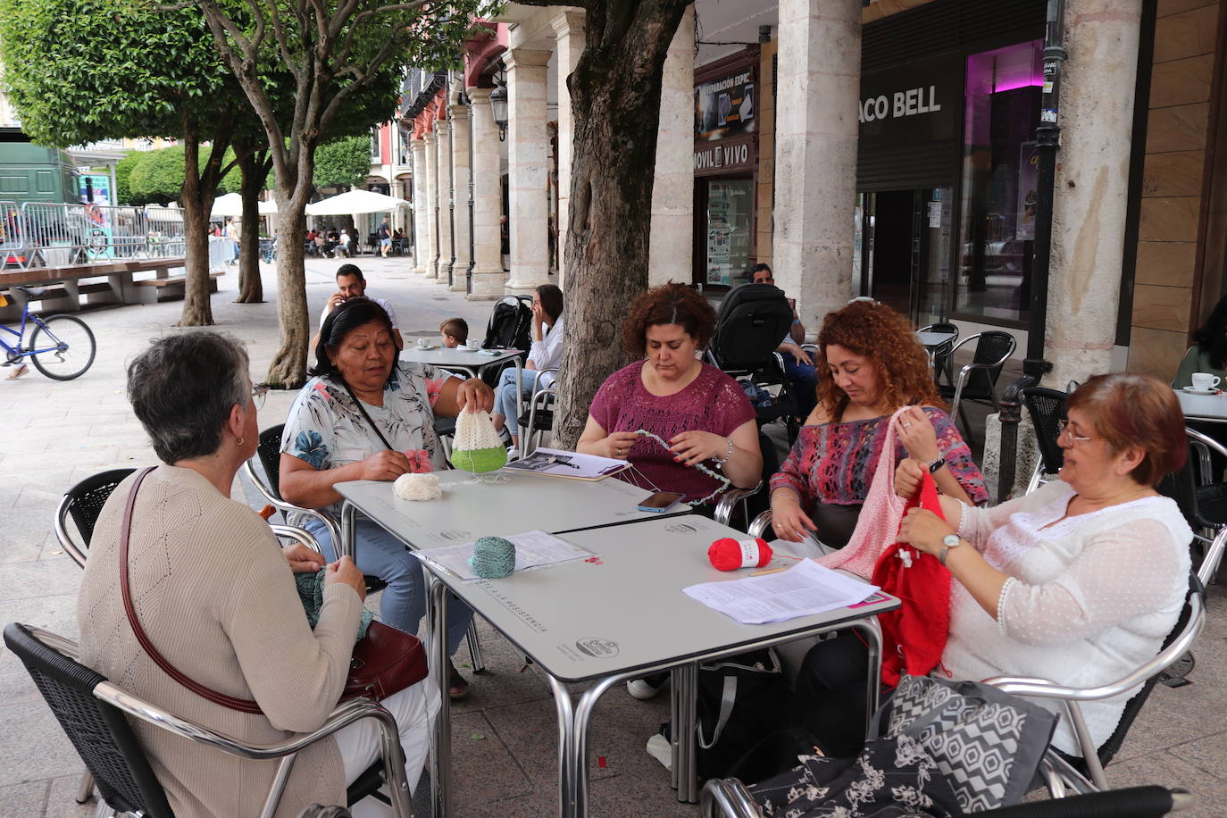 Burgos celebra el Día de Tejer en Público