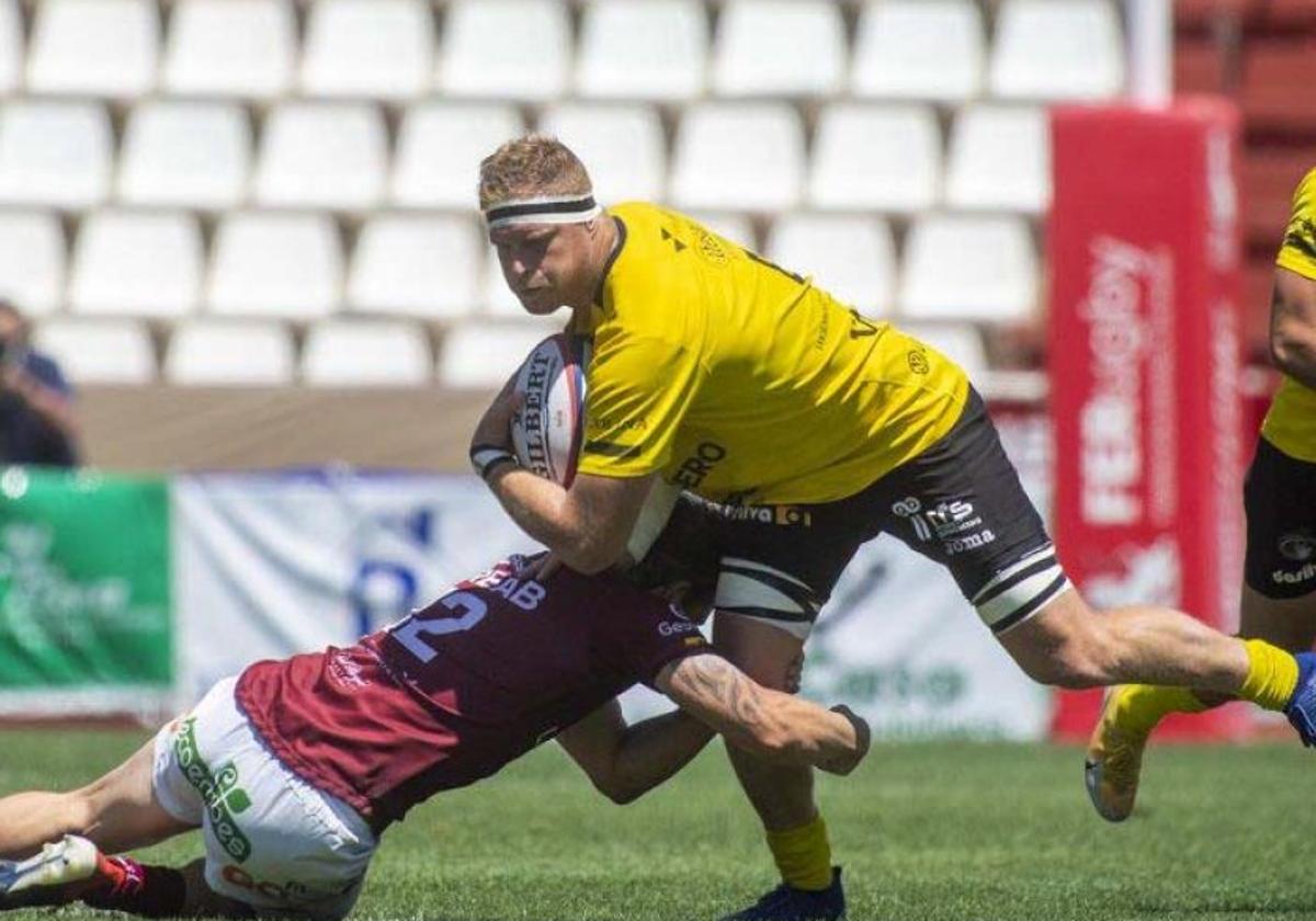 Ruan Snyman, con la camiseta del Aparejadores.