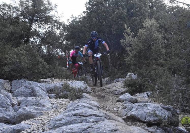 Imagen principal - Hortigüela acogerá el 2 de julio la 5ª edición de la BTT All Mountain Arlanza Extreme