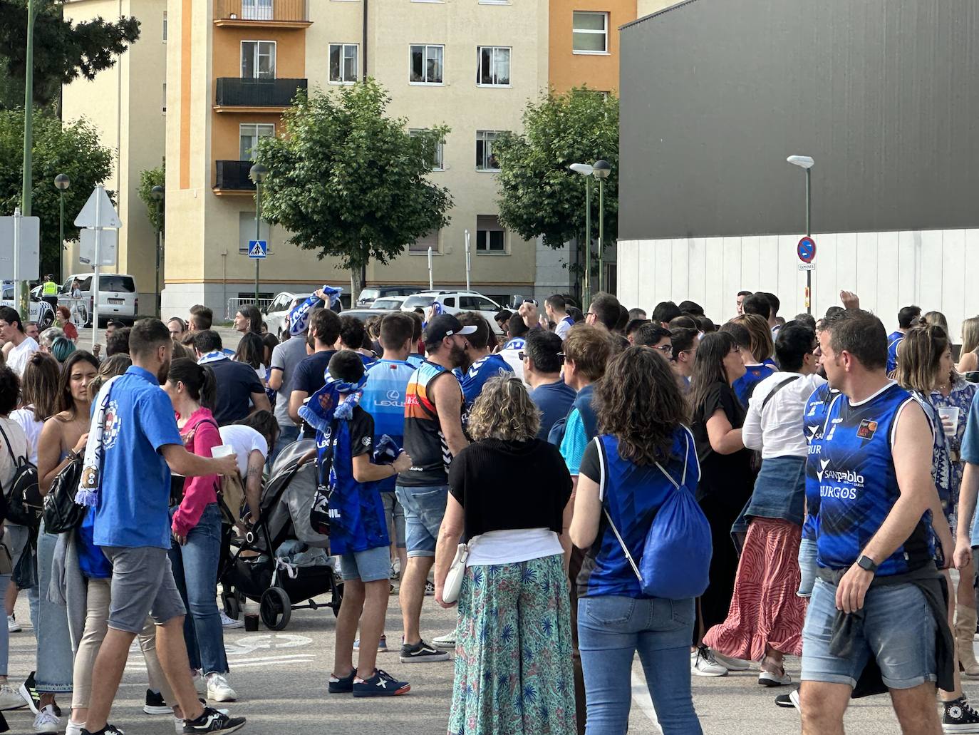 Ambientazo en la previa de la final entre Zunder Palencia y Hereda San Pablo