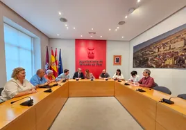 Aitana Hernando presenta el nuevo equipo de Gobierno de coalición