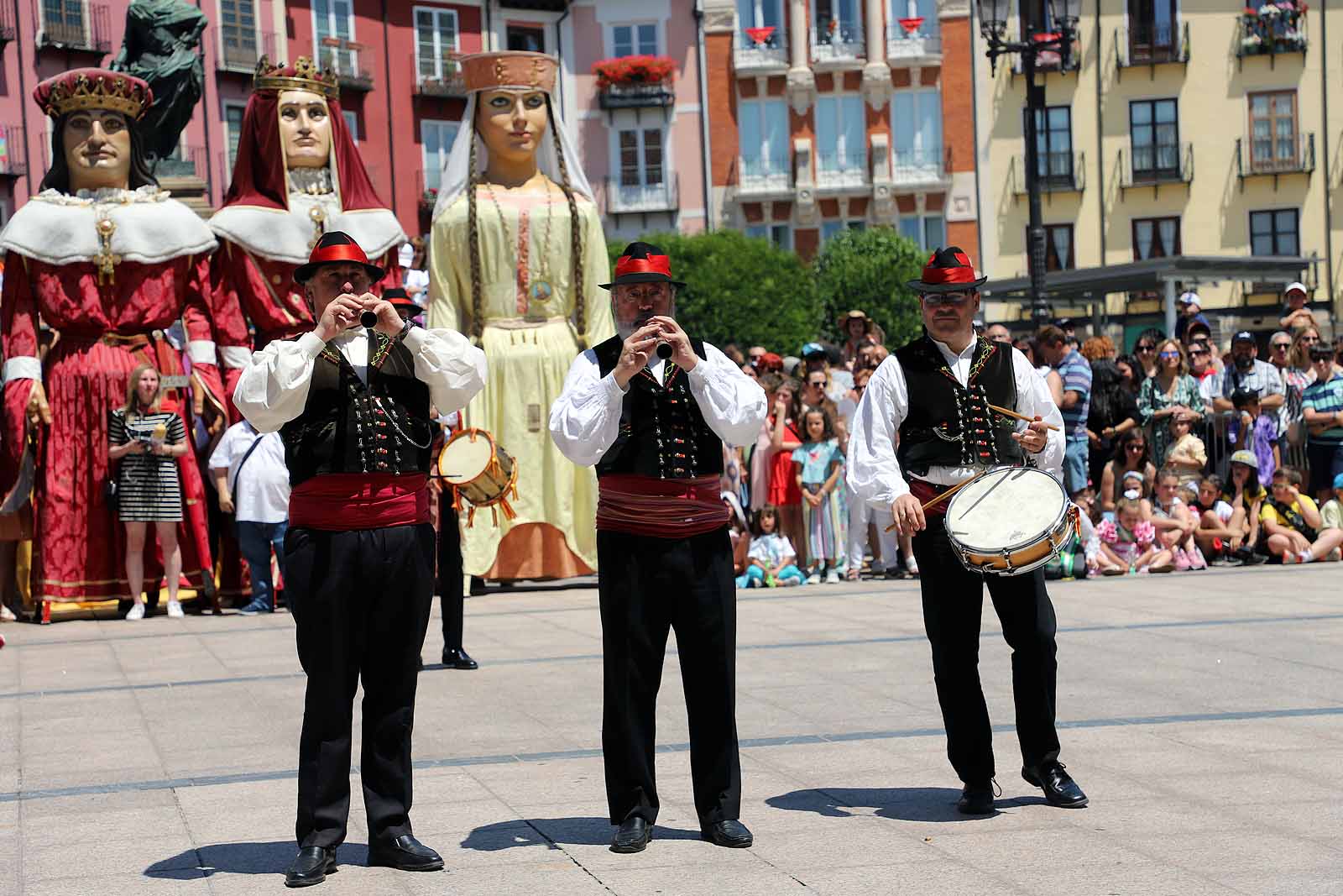 Bailes y tradiciones en los Sampedros