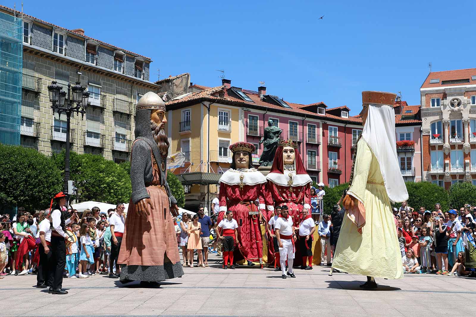 Bailes y tradiciones en los Sampedros