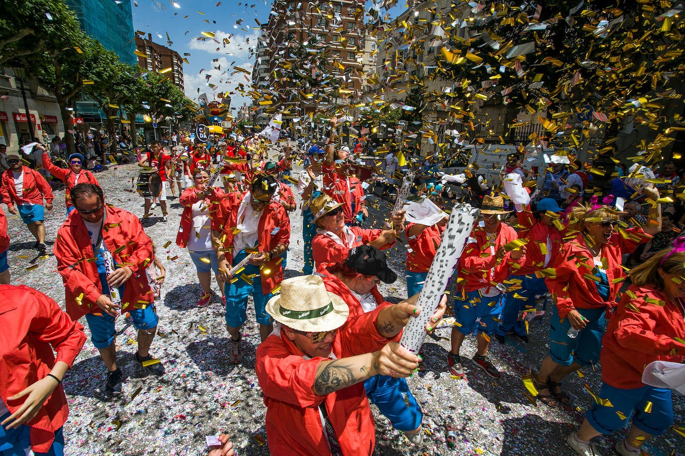 La cabalgata de peñas de Burgos en imágenes