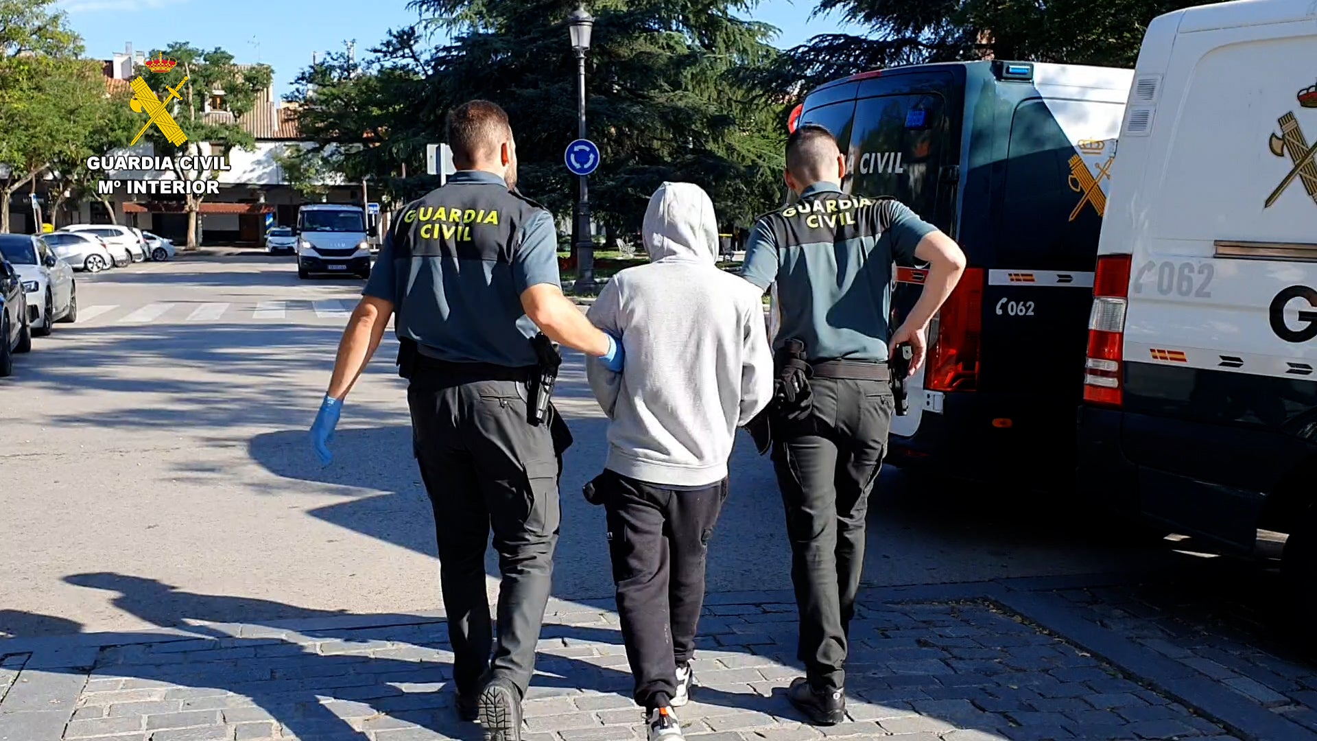 Uno de los detenidos por el robo de móviles.