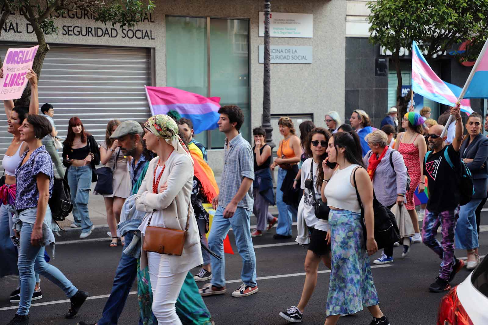 Cientos de burgaleses se manifiestan por el colectivo LGTBI+