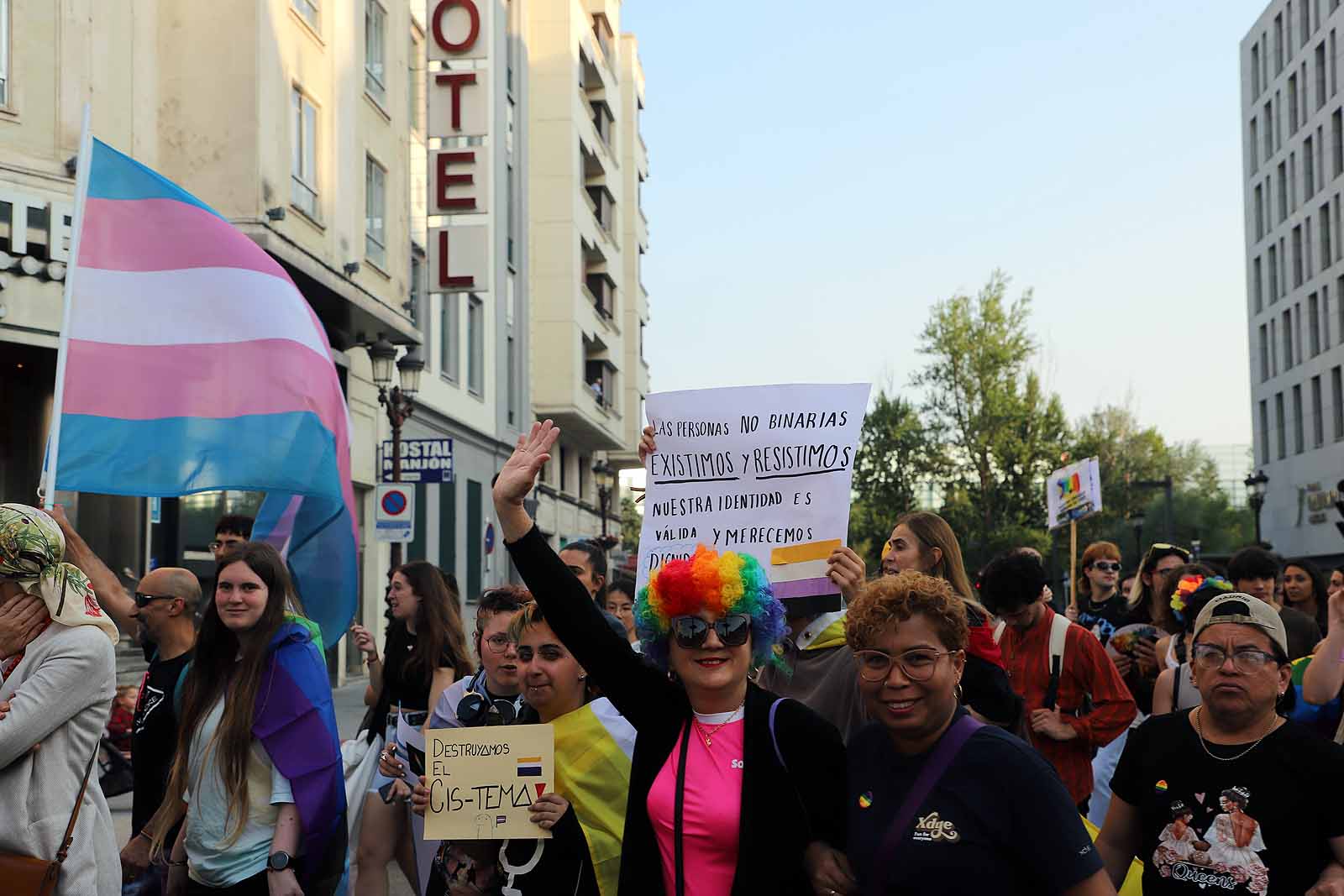 Cientos de burgaleses se manifiestan por el colectivo LGTBI+