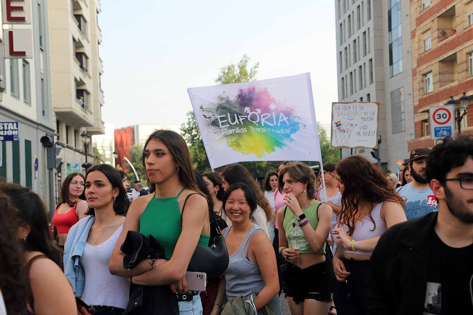 Cientos de burgaleses se manifiestan por el colectivo LGTBI+