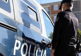 El detenido requirió la presencia de los agentes, cuando estos llegaron la mujer estaba muerta.