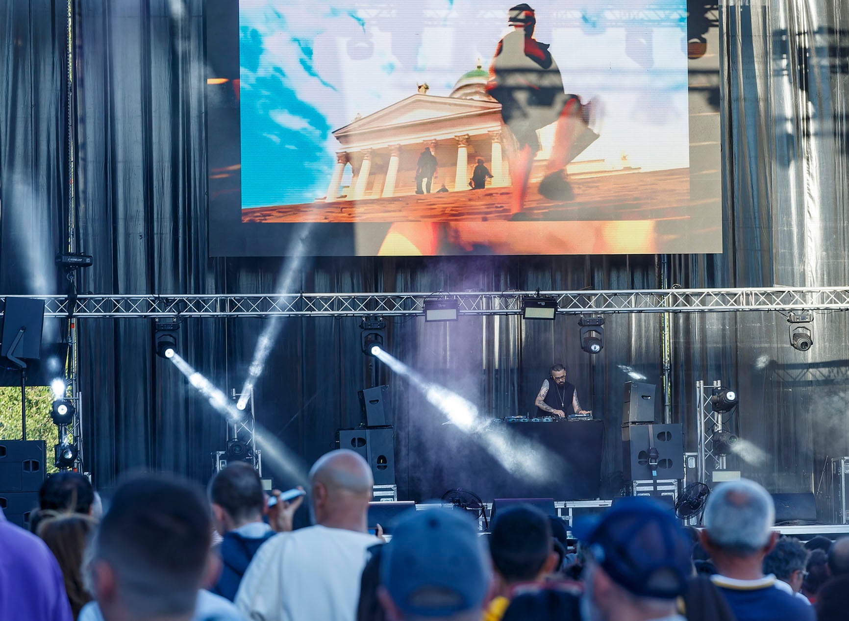 Burgos se mueve al ritmo de los 90