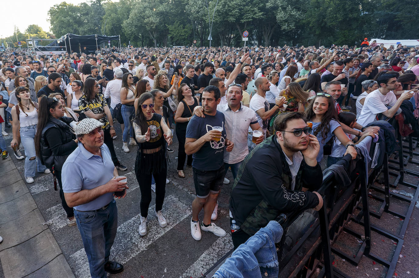 Burgos se mueve al ritmo de los 90