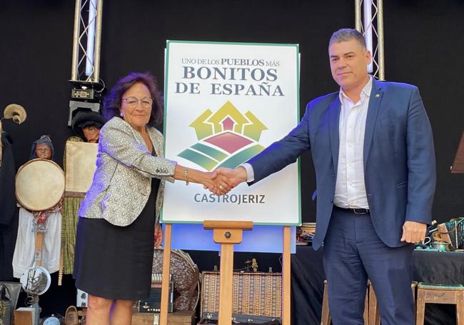 Beatriz Francés y Francisco Mestre inauguran el cartel