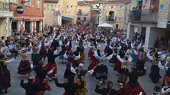 Adrada de Haza celebra su X Festival de Folclore este sábado